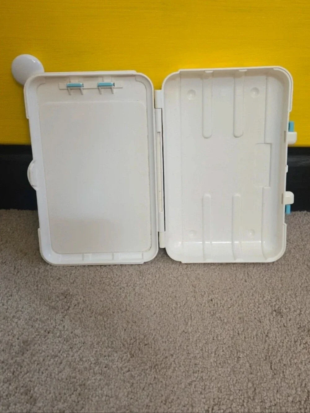 1989 Fisher Price  Medical Dr Kit with 1 Accessory